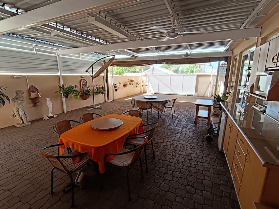 3 Bedroom Property for Sale in Protea Park North West